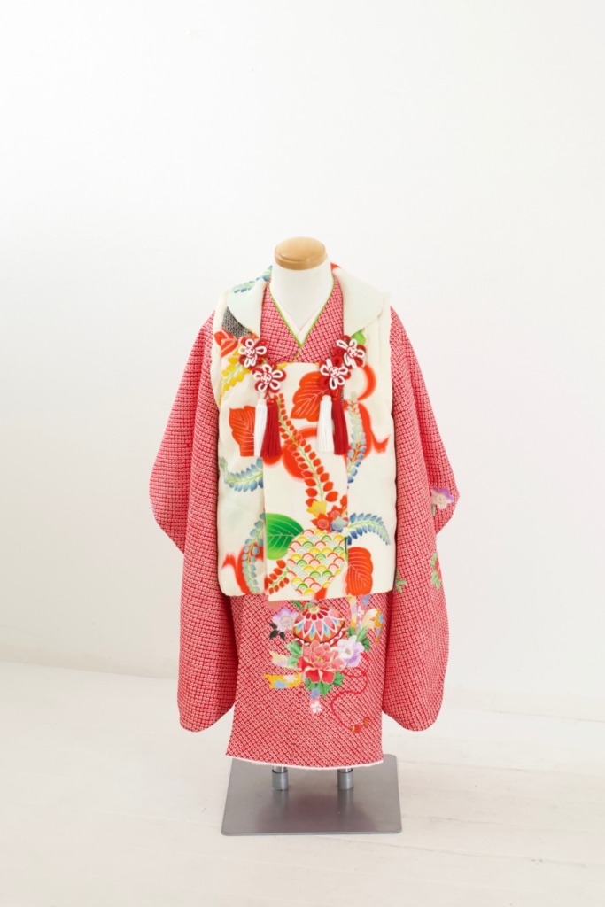 赤総絞り花刺繍