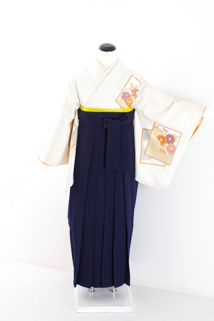 アイボリー地色紙柄訪問着