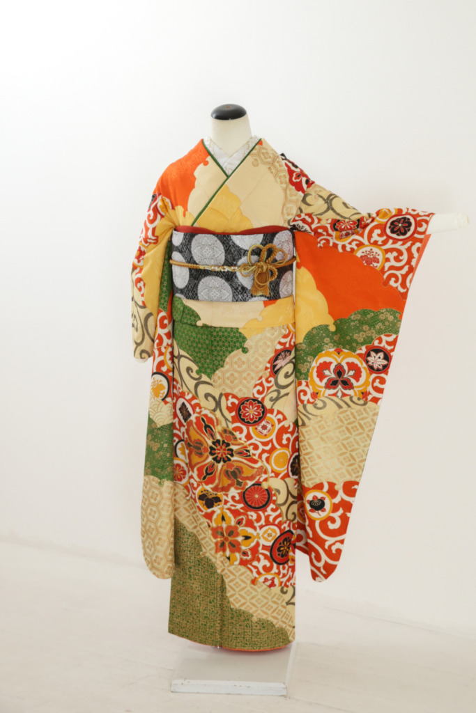 総絞り＊正絹オレンジ赤の着物にゴールドの作り帯フルセット