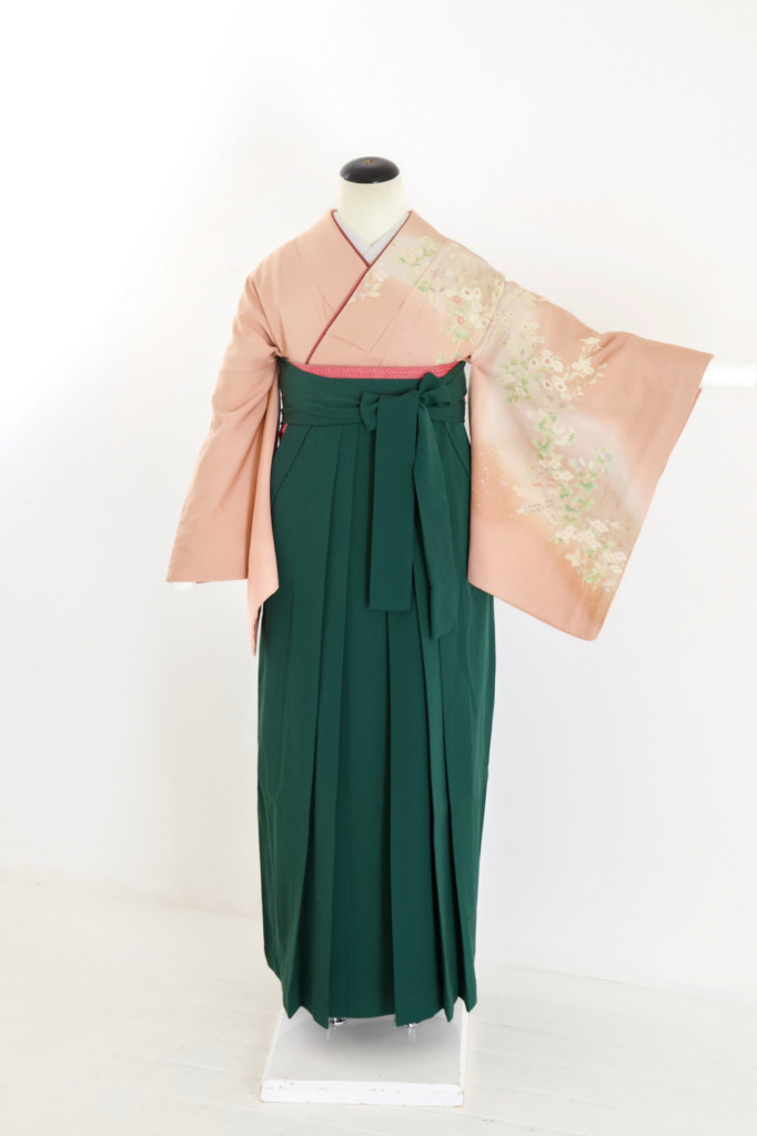 ピンク地四季草花柄訪問着