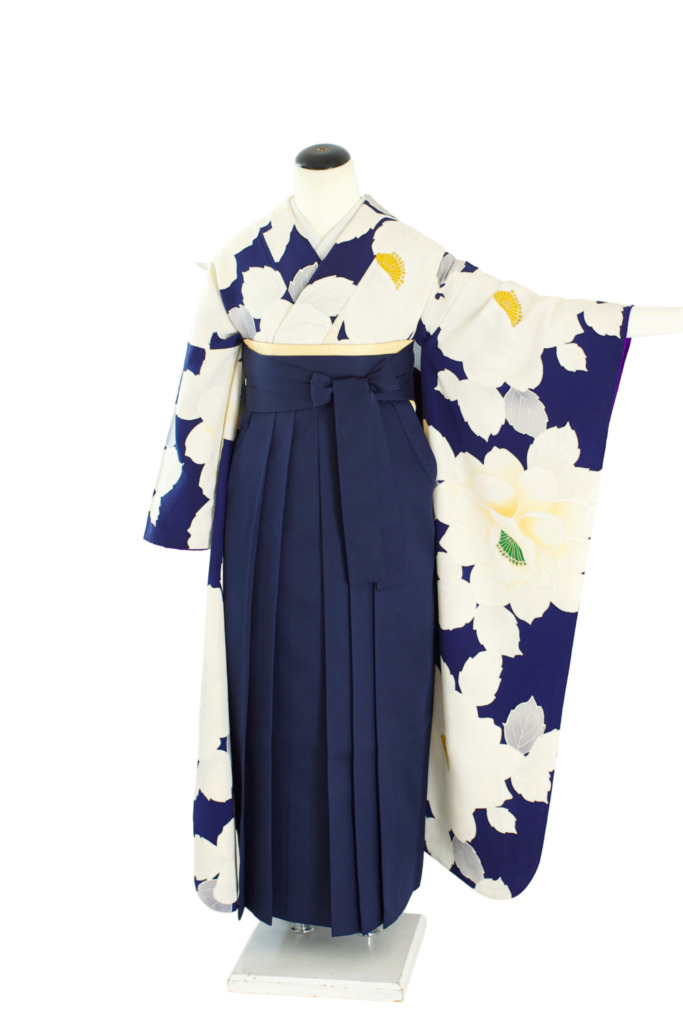 紺地白花振袖