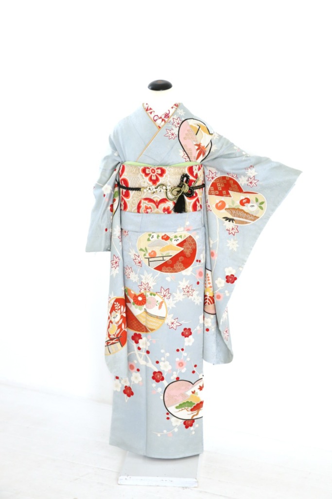 薄青地梅松振袖