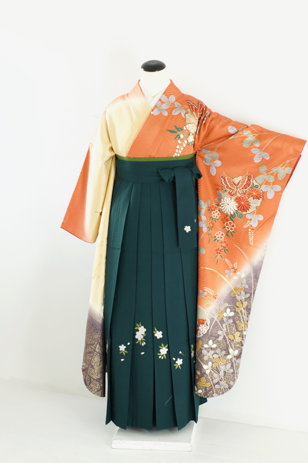 オレンジベージュ蝶柄振袖 - きもの六花（ricca） | 大阪市北区中崎町