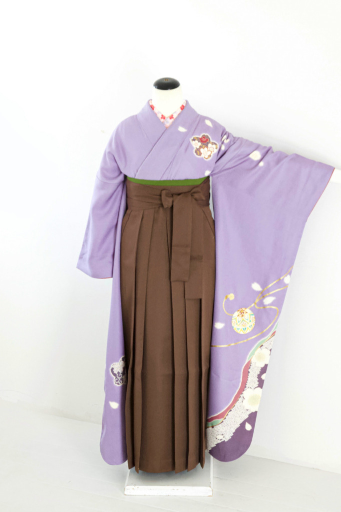 藤色鞠に桜振袖