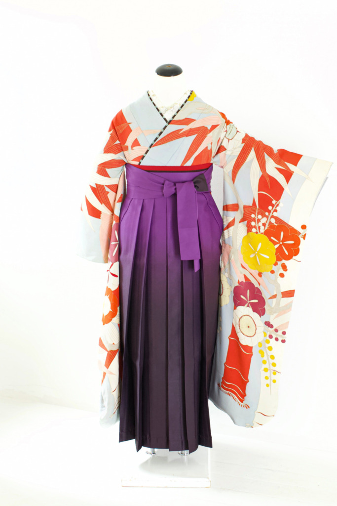 薄水色竹に梅振袖