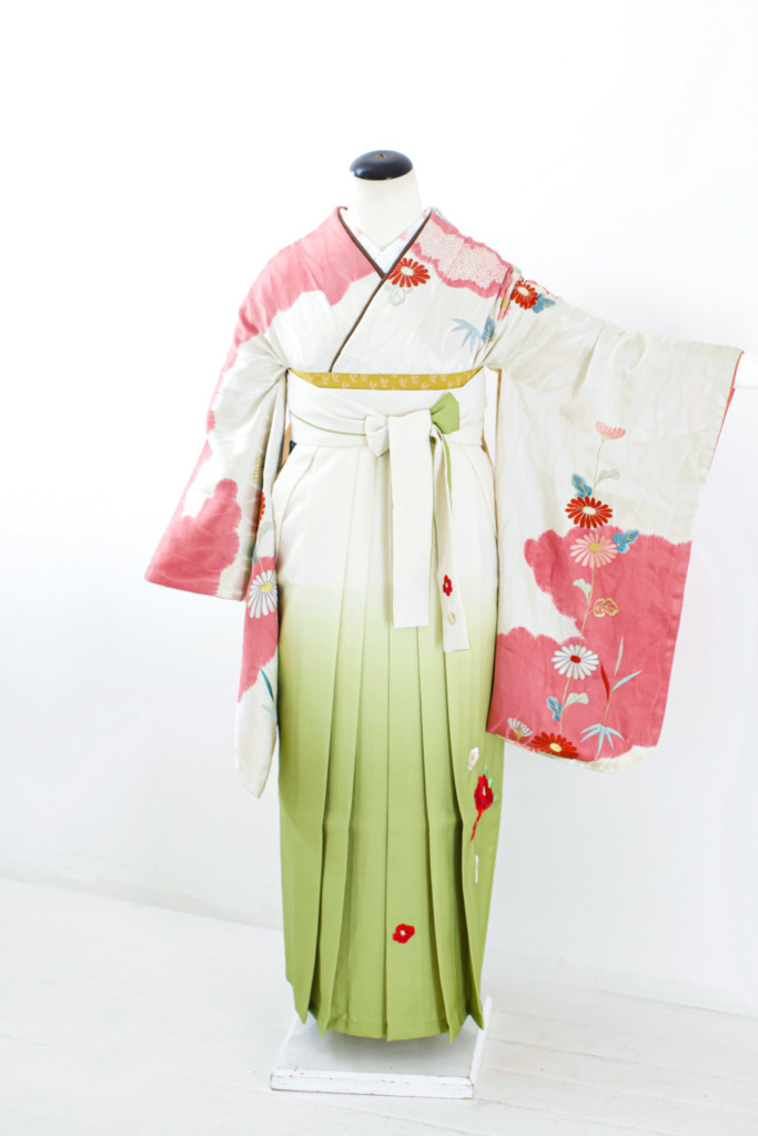 白地ピンク絞り刺繍中振袖