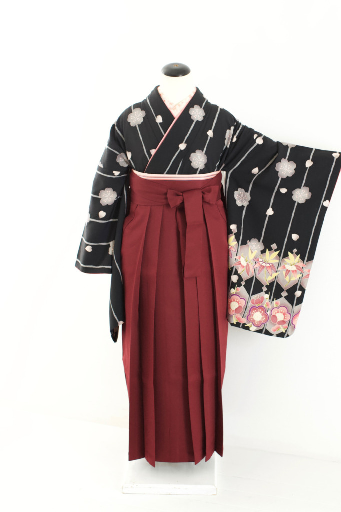 黒さくら柄中振袖