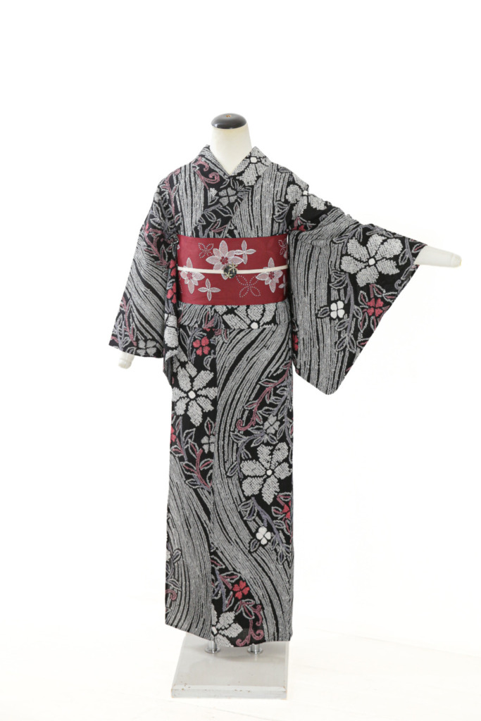 黒絞り流れ花